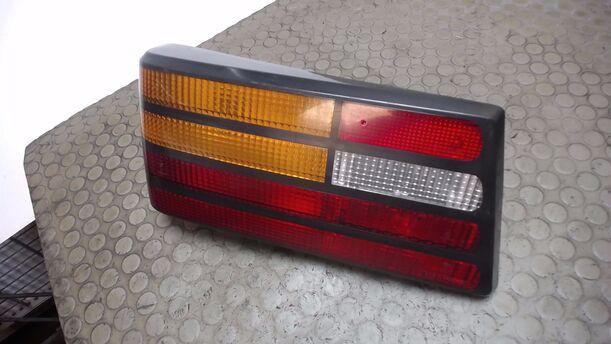 Foto: HECKLEUCHTE / RÜCKLICHT LINKS eines Ford Orion SLX