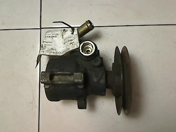 Foto: LENKGETRIEBEPUMPE eines Seat Cordoba 1.8i SLX
