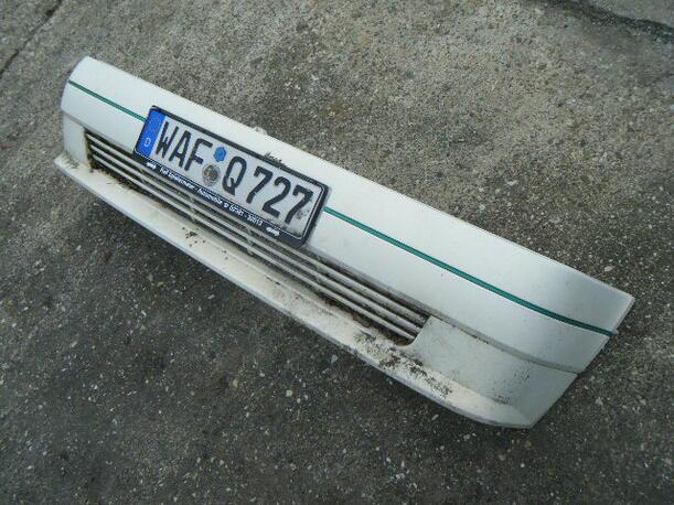 Foto: STOßFÄNGER / STOßSTANGE VORNE eines Renault R 5 LX