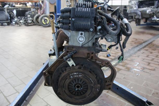 Foto: MOTOR X12SZ (30000 km) eines Opel Corsa Motion