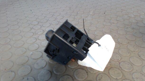 Foto: LICHTSCHALTER eines Opel Astra GLX