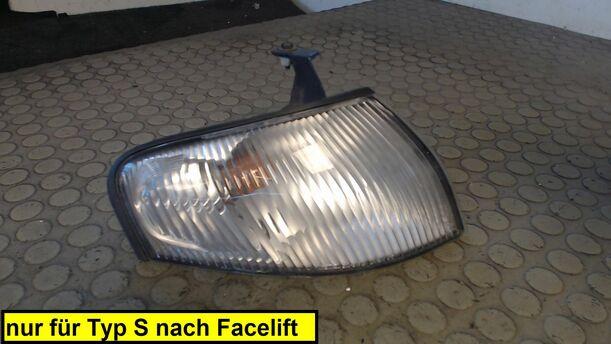 Foto: BLINKER VORN RECHTS eines Mazda 323 S 1.5 LX