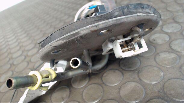 Foto: KRAFTSTOFFPUMPE eines Honda Civic Coupe 1.6i CL