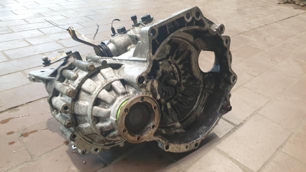 Foto: SCHALTGETRIEBE 5-GANG  CZA eines VW Golf 1.4 CL