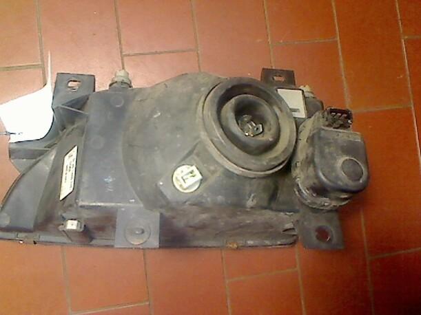 Foto: SCHEINWERFER  RECHTS eines Ford Escort Turnier CL
