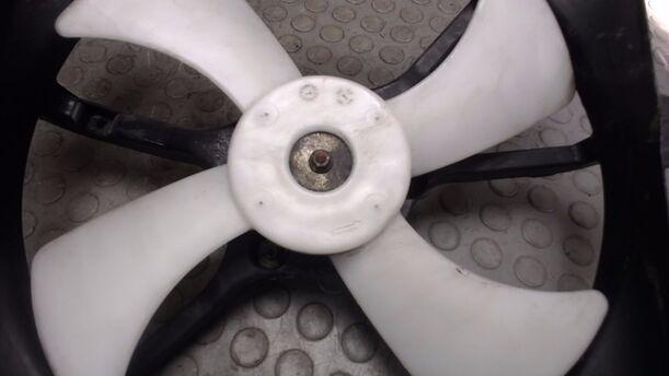 Foto: ELEKTROLÜFTER eines Nissan Almera 1.4 S