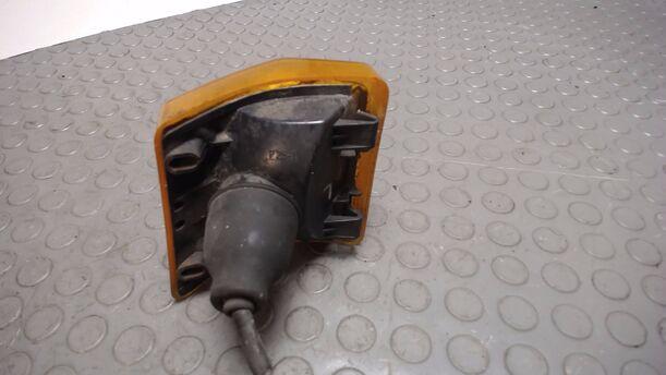 Foto: BLINKER / BLINKLEUCHTE LINKS eines VW Caravelle C 255 541 Motion