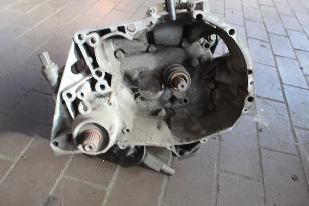 Foto: SCHALTGETRIEBE 5-GANG JB1197 eines Renault Megane Classic 1.6e Motion