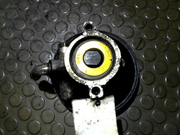 Foto: LENKGETRIEBEPUMPE eines Ford Escort Start