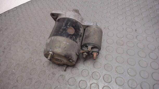 Foto: ANLASSER / STARTER eines Mazda 121 16V Canvas Top Start