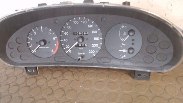 Foto: TACHOEINHEIT eines Mazda 323 S 1.5 Start