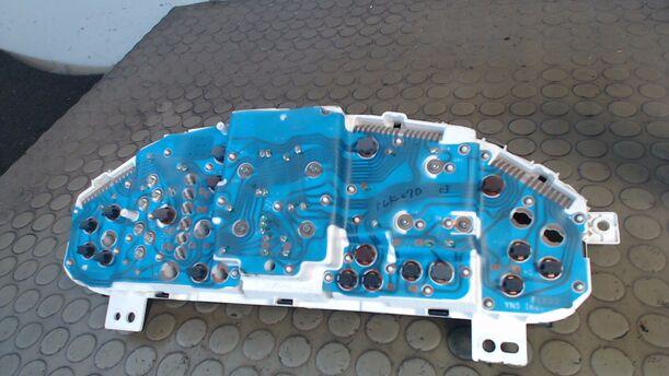 Foto: TACHOEINHEIT eines Mazda 323 S 1.5 Start