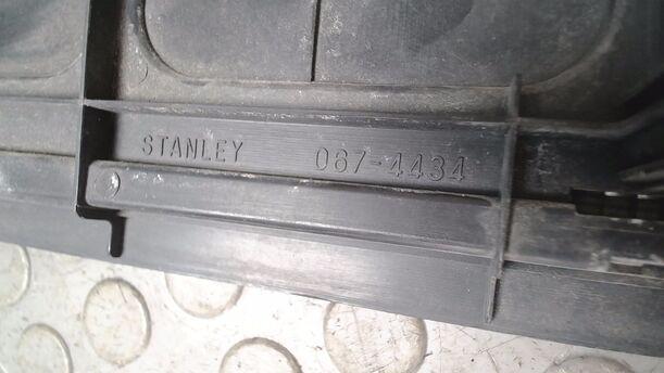 Foto: HECKLEUCHTENBAND/ BLENDE ( PASST NUR FÜR TYP F ) eines Mazda 323 F 1.9i 16V Start