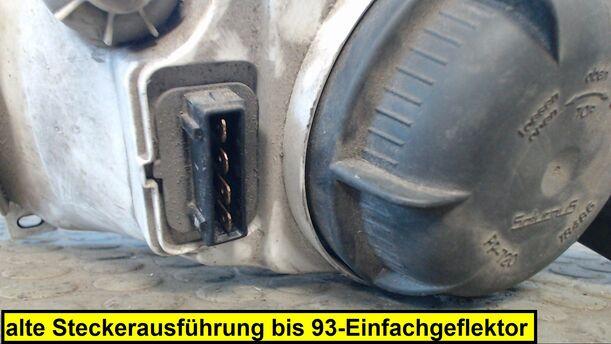 Foto: SCHEINWERFER RECHTS eines VW Golf 1.4 Start