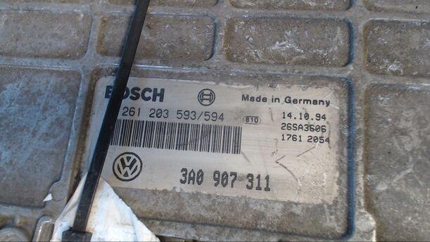 Foto: EINSPRITZSTEUERGERÄT eines VW Golf Variant 1.8 Start