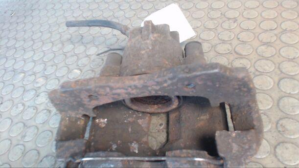 Foto: BREMSSATTEL VORN LINKS eines Ford Mondeo Turnier 16V Start