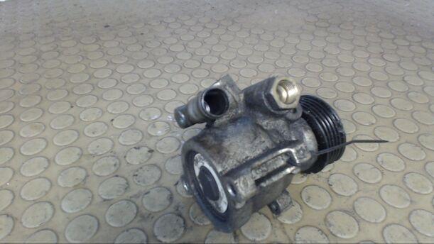Foto: LENKGETRIEBEPUMPE eines Ford Mondeo Turnier Start