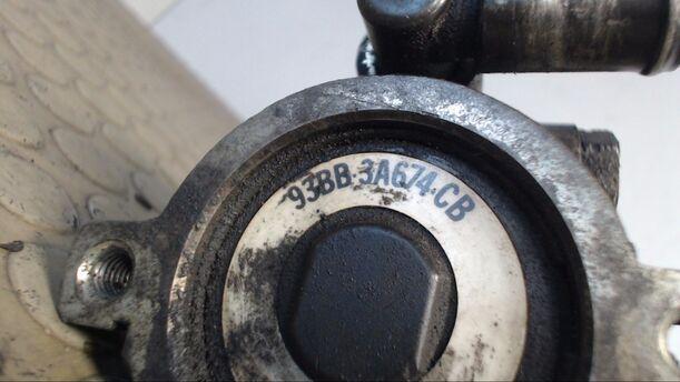 Foto: LENKGETRIEBEPUMPE eines Ford Mondeo Turnier Start