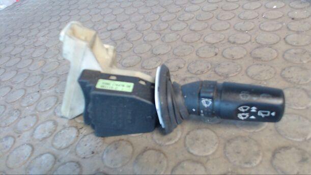 Foto: SCHEIBENWISCHERSCHALTER R eines Ford Mondeo Turnier Start