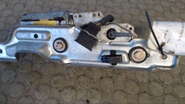 Foto: SCHEIBENWISCHERMOTOR HINTEN eines VW Golf 1.9 TDI Start