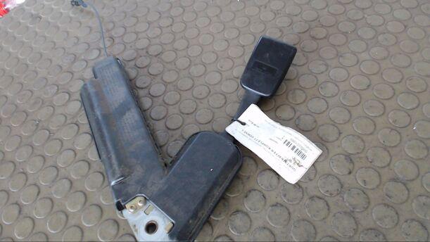 Foto: GURTSTRAFFER VORN LINKS eines Ford Mondeo Flair