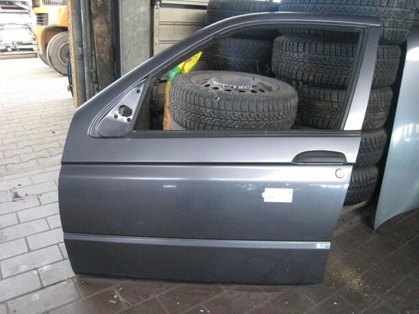 Foto: TÜR VORNE LINKS (5-Türer) eines Alfa Romeo 146 1.6 Twin Spark Flair