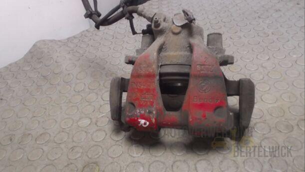 Foto: BREMSSATTEL  VORN RECHTS eines Alfa Romeo 146 1.6 Twin Spark Flair