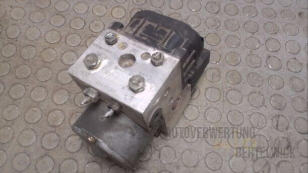 Foto: HAUPTBREMSAGGREGAT ABS eines Alfa Romeo 146 1.6 Twin Spark Flair
