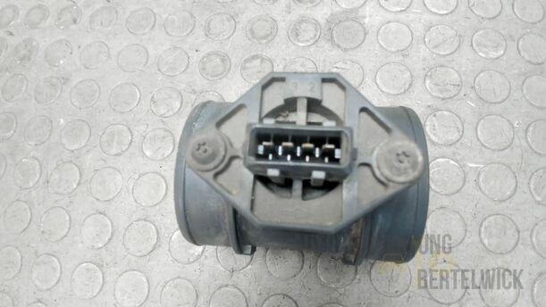 Foto: LUFTMASSENMESSER eines Alfa Romeo 146 1.6 Twin Spark Flair