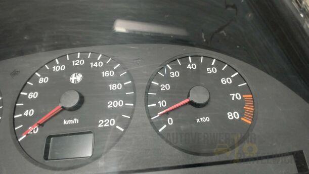 Foto: KOMBIINSTRUMENT / TACHOEINHEIT eines Alfa Romeo 146 1.6 Twin Spark Flair