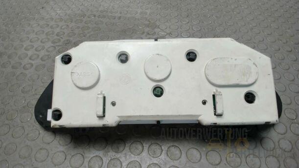 Foto: KOMBIINSTRUMENT / TACHOEINHEIT eines Alfa Romeo 146 1.6 Twin Spark Flair
