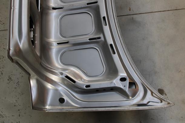 Foto: HECKKLAPPE / HECKDECKEL eines Ford Escort 16V