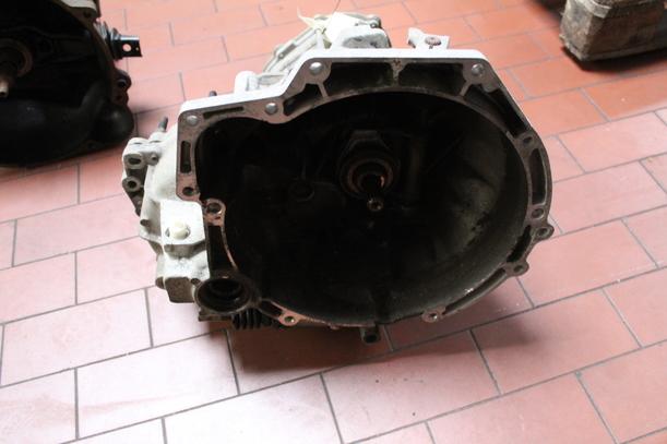 Foto: SCHALTGETRIEBE 5-GANG 55000 km eines Ford Escort 16V