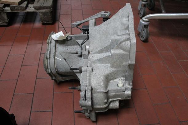 Foto: SCHALTGETRIEBE 5-GANG 55000 km eines Ford Escort 16V