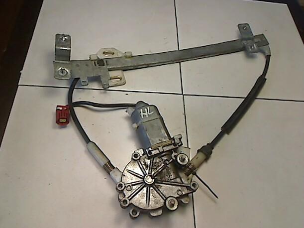 Foto: FENSTERHEBER ELEKTR. HINTEN LINKS eines Volvo 440 2.0i