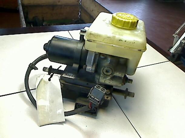 Foto: HAUPTBREMSAGGREGAT ABS eines Volvo 440 2.0i