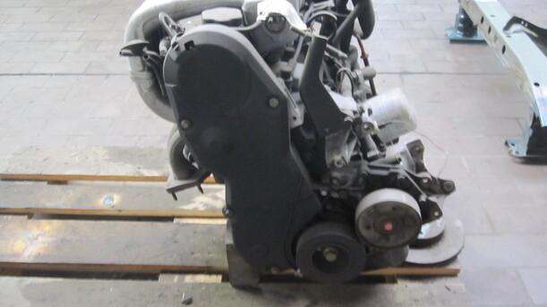 Foto: MOTOR eines Volvo 440 2.0i