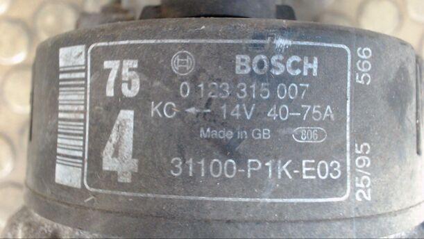 Foto: LICHTMASCHINE BOSCH eines Honda Civic 1.4i