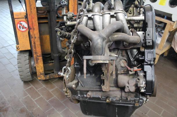 Foto: MOTOR F3N722 eines Renault R 21 GTS