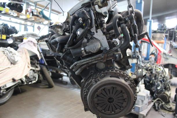 Foto: MOTOR F3N722 eines Renault R 21 GTS