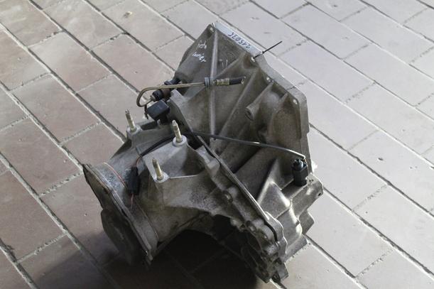 Foto: SCHALTGETRIEBE 5-GANG eines Ford Fiesta Courier Ghia
