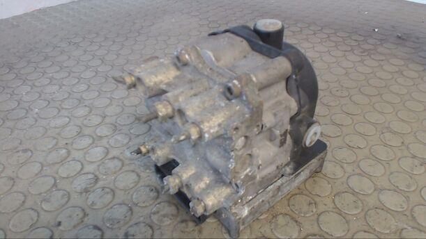 Foto: HAUPTBREMSAGGREGAT ABS eines Ford Mondeo Turnier 16V