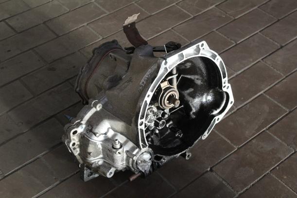 Foto: SCHALTGETRIEBE  5-GANG eines Ford Escort Ghia