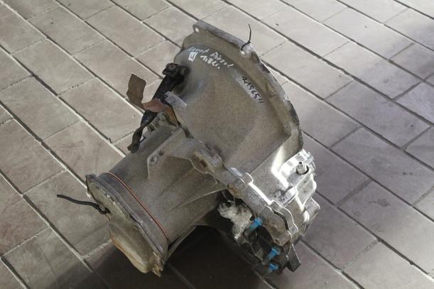 Foto: SCHALTGETRIEBE  5-GANG eines Ford Escort Ghia