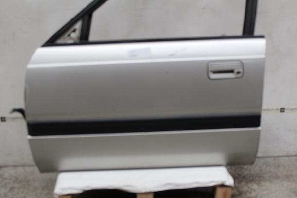 Foto: TÜR VORNE LINKS (4-Türer) eines Mazda 626 2.0i