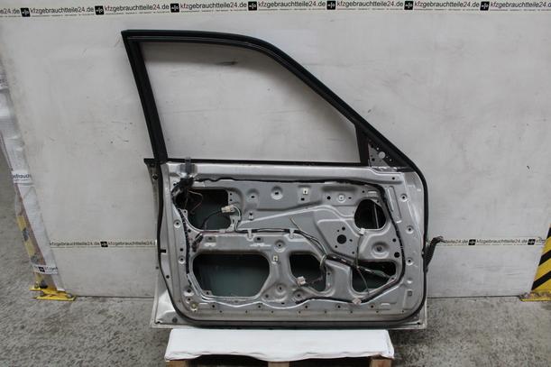 Foto: TÜR VORNE LINKS (4-Türer) eines Mazda 626 2.0i
