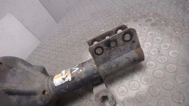 Foto: FEDERBEIN VORN LINKS eines Mazda 626 2.0i