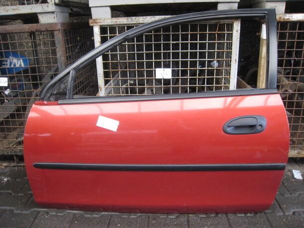 Foto: TÜR VORNE LINKS (TYP P) eines Mazda 323 P 1.4