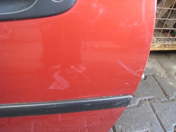 Foto: TÜR VORNE LINKS (TYP P) eines Mazda 323 P 1.4