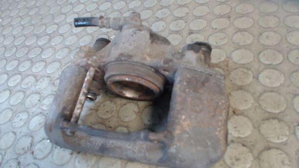 Foto: BREMSSATTEL VORN RECHTS eines Mazda 323 P 1.4